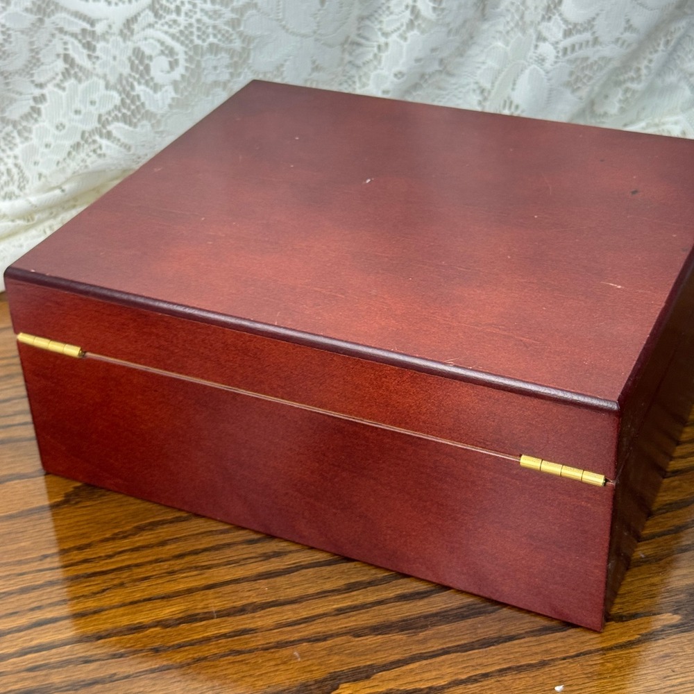 Abbey Wood Cigar Humidor Spanish Cedar Lined with Hygrometer and Humidifier - Picture 7 of 9